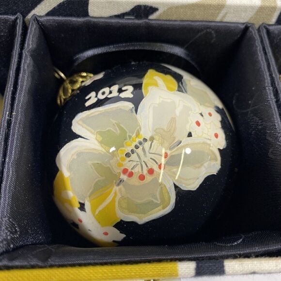 Vera Bradley Floral Reverse Painted Ornaments set of 3 2012 Black Dogwood - Picture 7 of 8